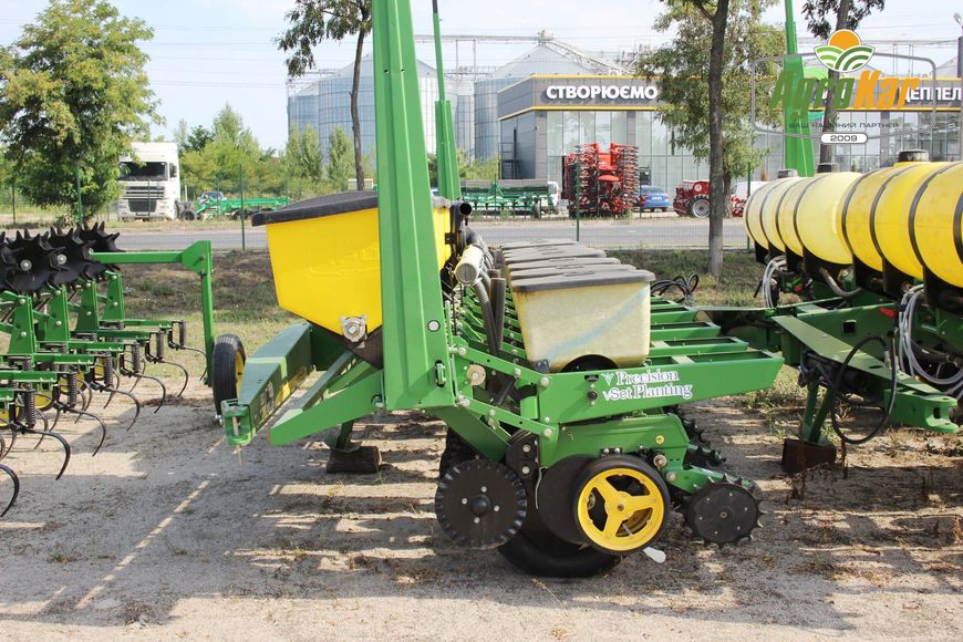 Пропашная сеялка John Deere 7000 (537) - 8 рядов 537 фото