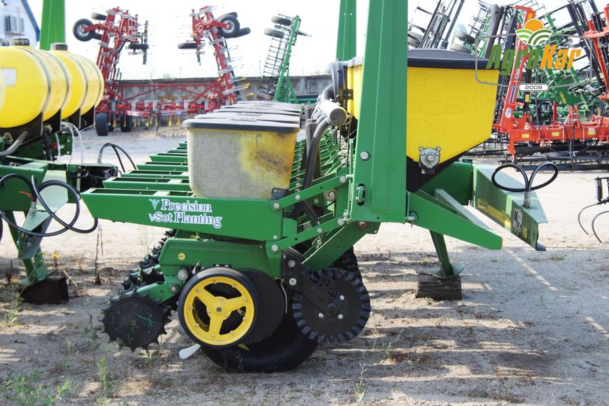 Просапна сівалка John Deere 7000 (537) - 8 рядів