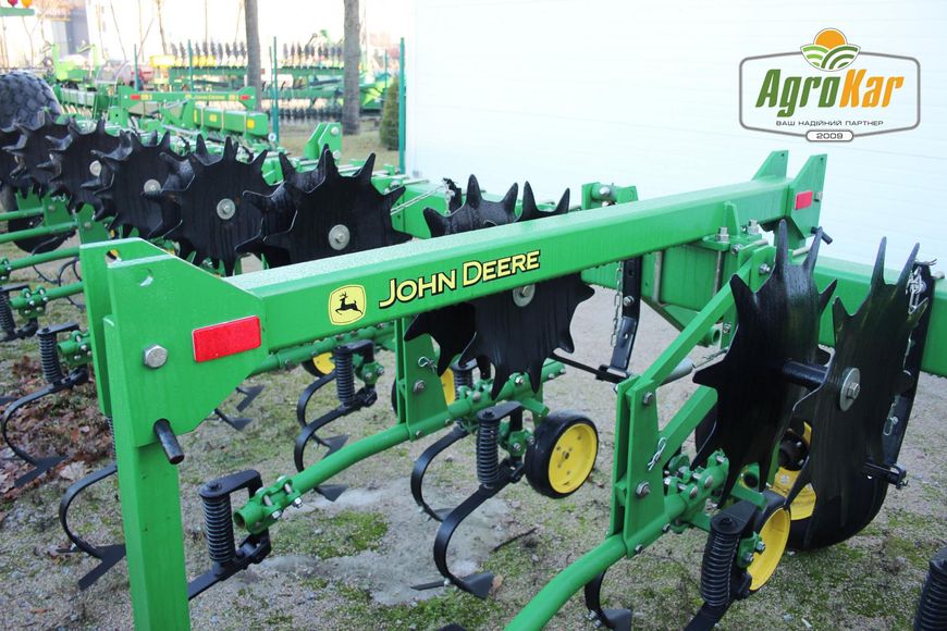 Пропашный культиватор John Deere 825 (484) - 8 рядов 484 фото