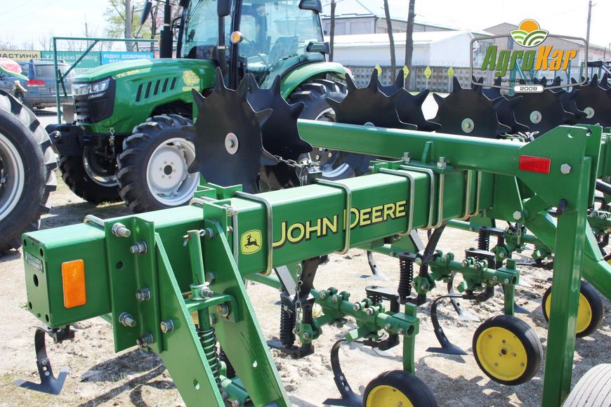 Просапний культиватор John Deere 825 (580) - 8 рядів 580 фото