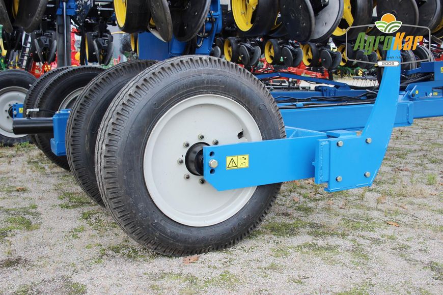 Просапна сівалка KINZE 2300 (492) - 16 рядів