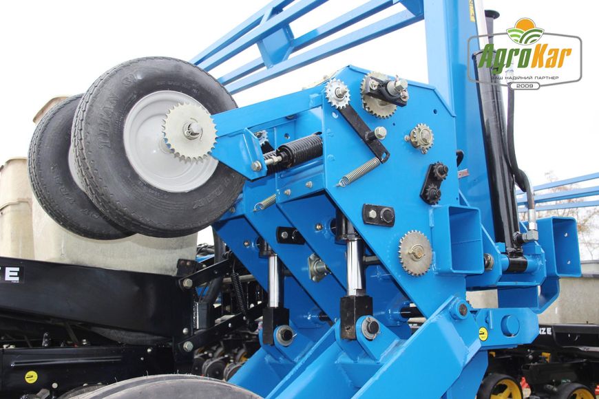 Просапна сівалка KINZE 2300 (492) - 16 рядів