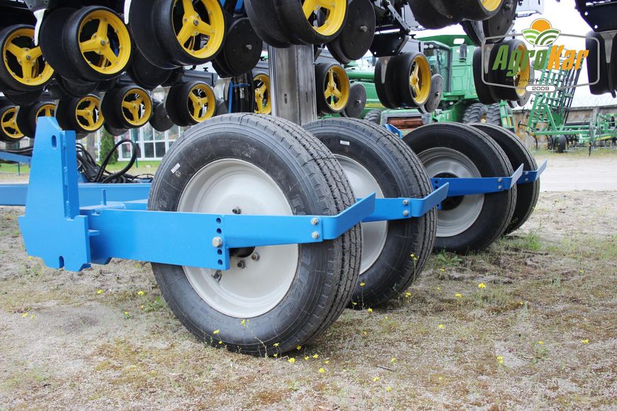 Просапна сівалка KINZE 2600 (425) - 31 ряд