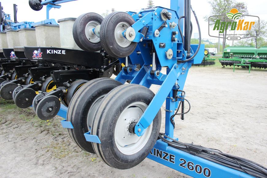 Пропашная сеялка KINZE 2600 (425) - 31 ряд 425 фото