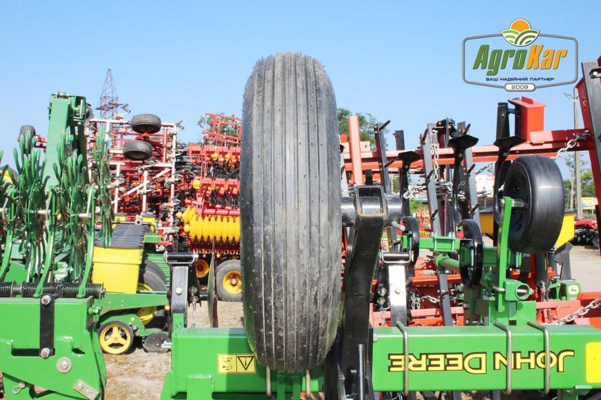 Просапний культиватор John Deere 825 (678) - 8 рядів