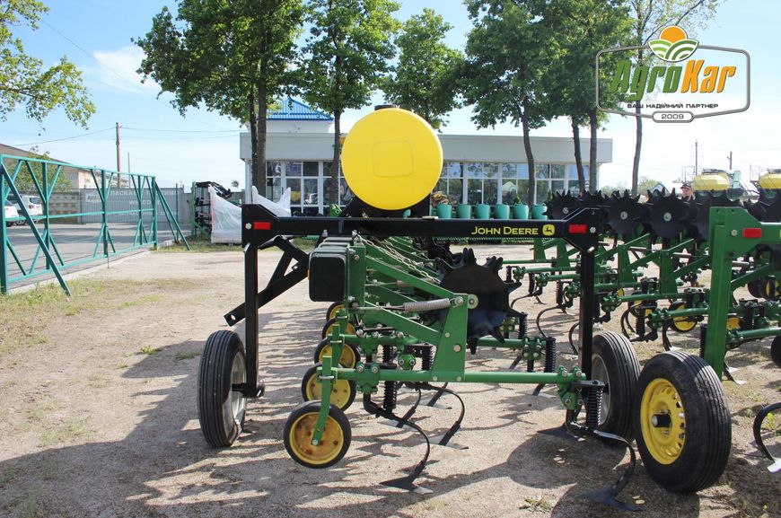 Просапний культиватор John Deere 825 (536) - 8 рядів 536 фото