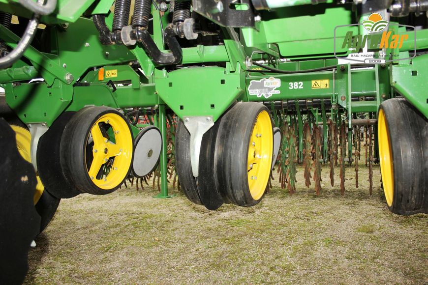 Просапна сівалка John Deere 7200 (570) - 8 рядів 570 фото