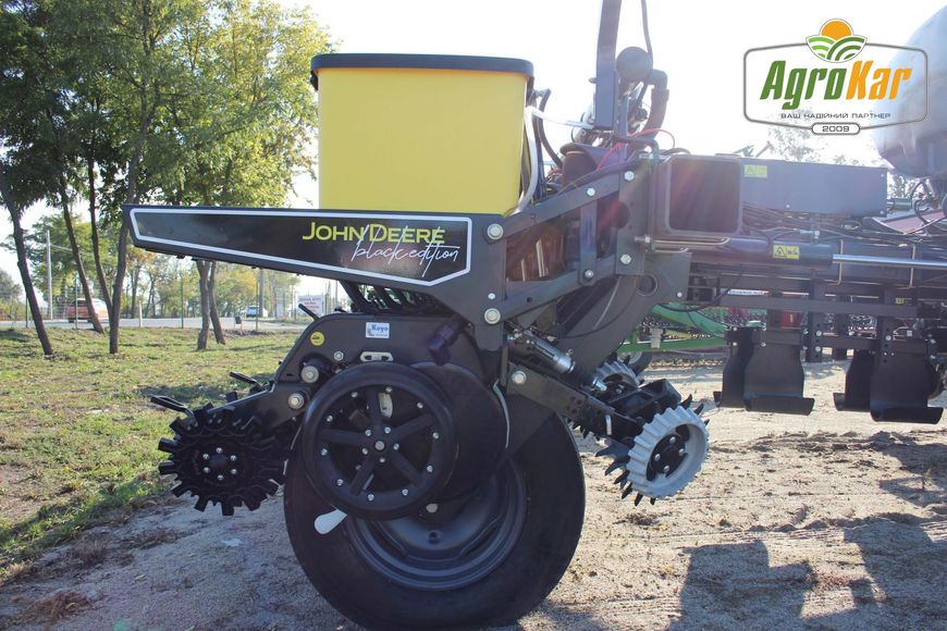 Пропашная сеялка John Deere 7200 Black edition (462) - 16 рядов 462 фото