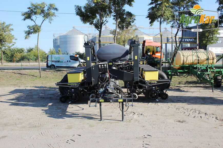 Пропашная сеялка John Deere 7200 Black edition (462) - 16 рядов 462 фото