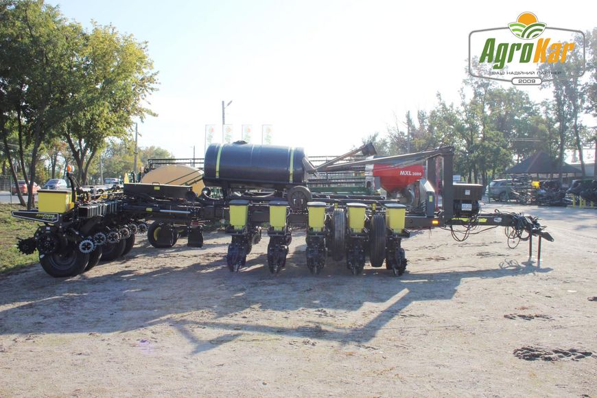 Просапна сівалка John Deere 7200 Black edition (462) - 16 рядів 462 фото