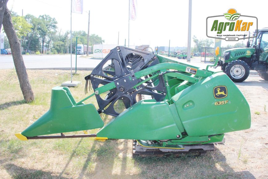 Жатка зерновая John Deere 635 (683) - 10,7 метров 683 фото