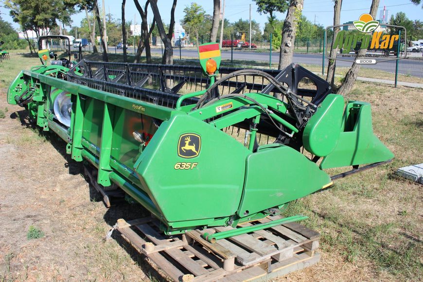 Жатка зерновая John Deere 625 (686) - 7,6 метров 686 фото