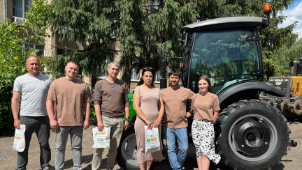 Протягом місяця вже третя громада Кіровоградщини отримала трактор від регіонального виробника техніки «Агро Кар Україна»